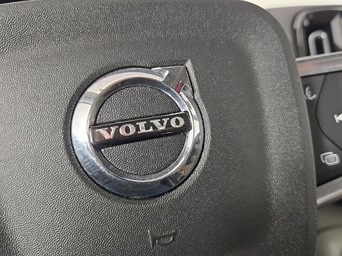 Certified 2023 Volvo XC40 B5 Plus w/ Driver Assist Package image 25