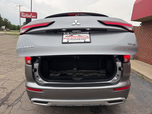 Used 2024 Mitsubishi Outlander SE image 14