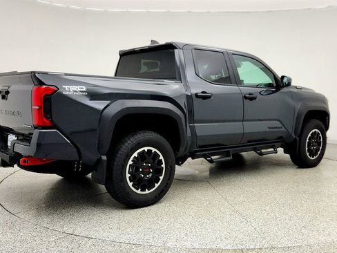 Used 2025 Toyota Tacoma TRD Off-Road AWD/4WD image 5