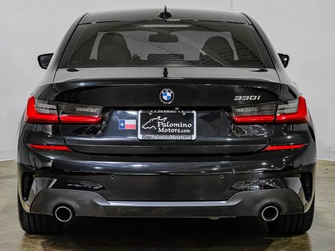 Used 2019 BMW 330i Sedan w/ M Sport Package RWD image 13
