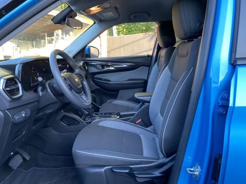 Used 2025 Chevrolet TrailBlazer LT AWD/4WD image 14