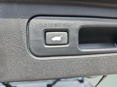 Certified 2025 Honda Pilot TrailSport image 36