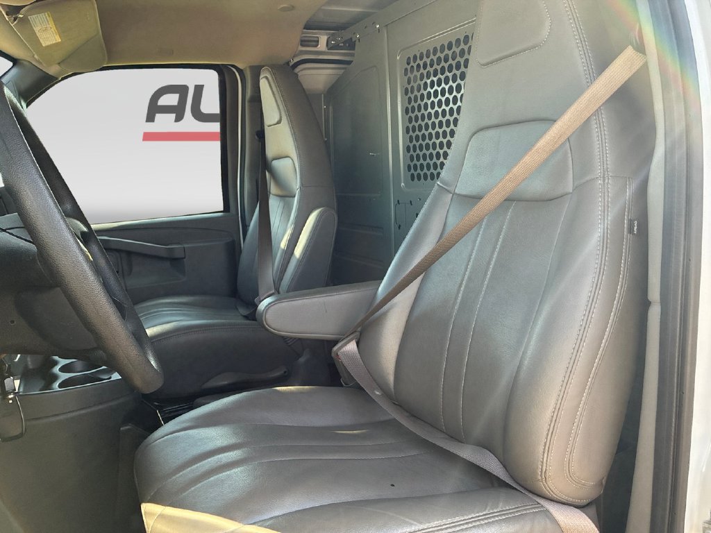 Used 2025 Chevrolet Express 3500 Extended w/ Driver Convenience Package RWD image 11