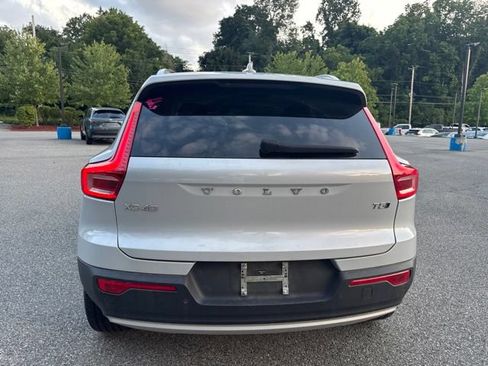 Used 2022 Volvo XC40 T5 Momentum AWD/4WD image 6