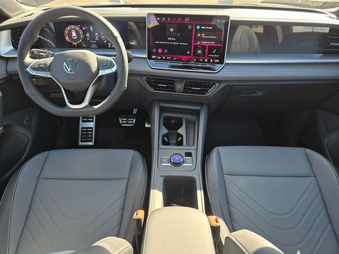 New 2026 Volkswagen Tiguan SE R-Line image 18