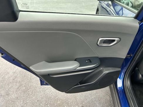 Used 2025 Kia K4 LXS image 19