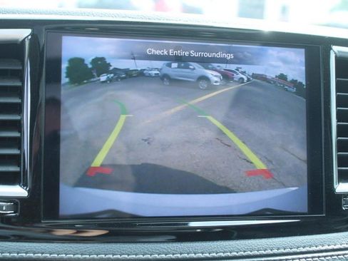Used 2023 Chrysler Pacifica Limited image 22
