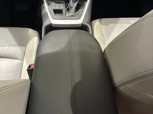 Used 2019 Toyota RAV4 XLE Premium w/ Cold Weather Package AWD/4WD image 25