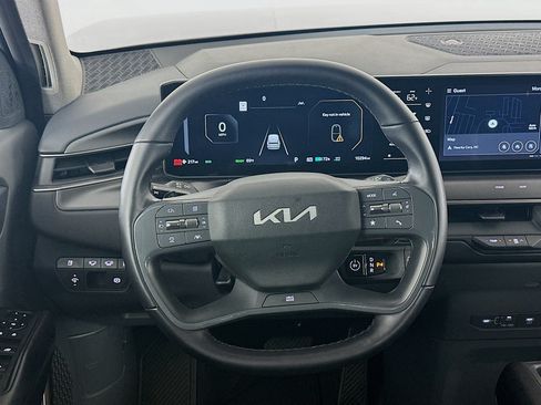 Used 2024 Kia EV9 Light RWD image 18