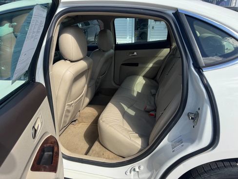 Used 2008 Buick LaCrosse CXS image 10