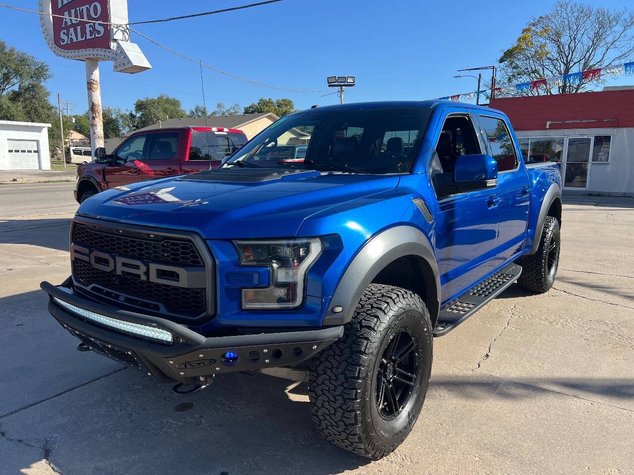 Used 2017 Ford F150 Raptor w/ Equipment Group 802A Luxury AWD/4WD image 3