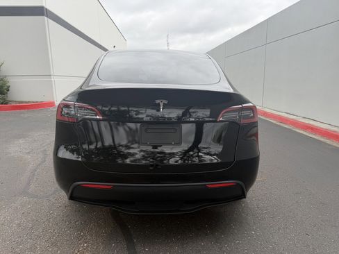 Used 2023 Tesla Model Y Long Range AWD/4WD image 8