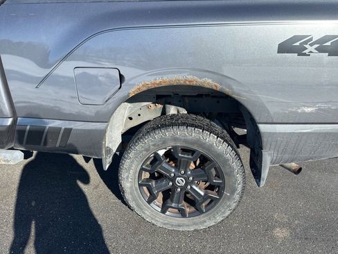 Used 2017 Nissan Titan SV image 42