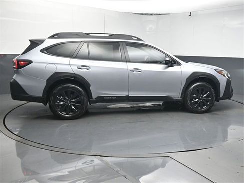Used 2025 Subaru Outback Onyx Edition w/ Popular Package #2 image 8