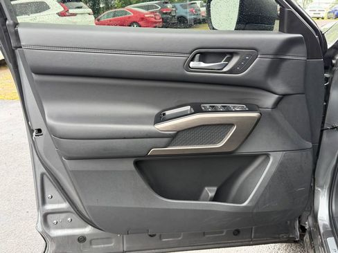 Used 2025 Nissan Pathfinder Platinum w/ Cargo Package FWD image 13