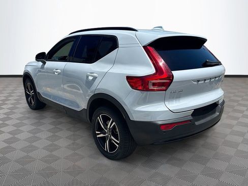 Used 2024 Volvo XC40 B5 Core AWD/4WD image 8