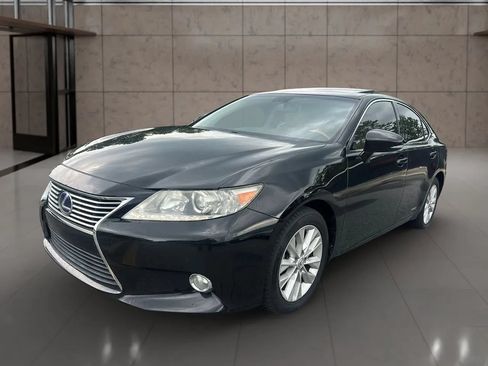 Used 2013 Lexus ES 300h w/ Luxury Pkg FWD image 1
