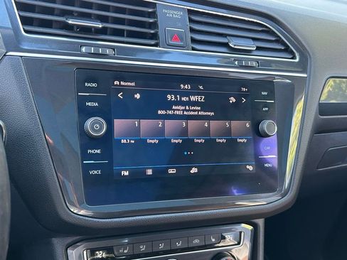 Used 2018 Volkswagen Tiguan SEL Premium image 52