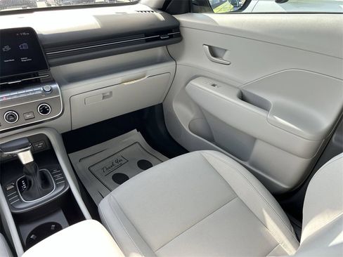 New 2026 Hyundai Kona SE image 5
