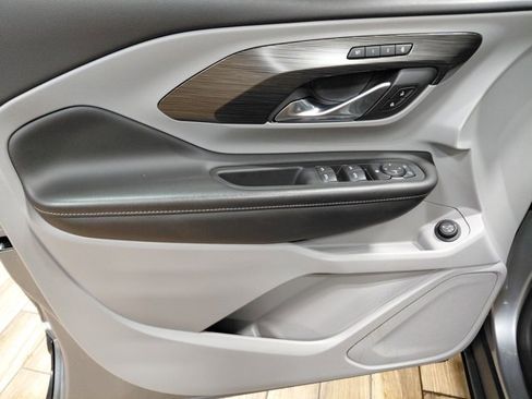 Certified 2024 GMC Terrain SLT image 36