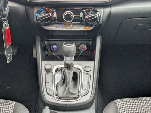 Used 2022 Hyundai Kona SE FWD image 16