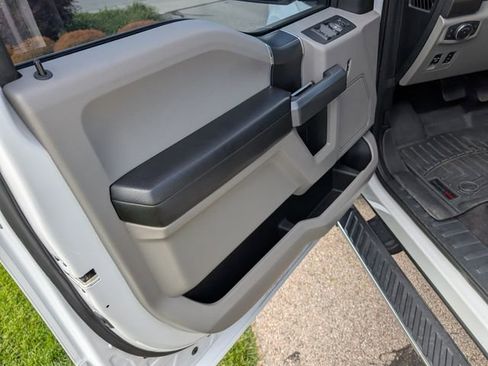 Used 2018 Ford F150 XLT w/ Equipment Group 302A Luxury AWD/4WD image 11