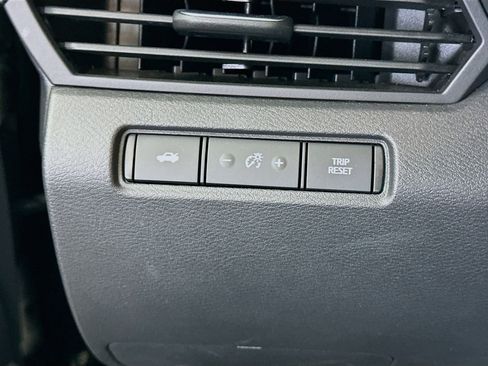 Used 2025 Nissan Altima 2.5 SV image 15