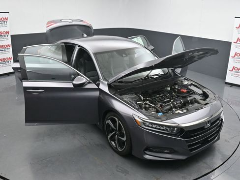 Used 2018 Honda Accord Sport image 40