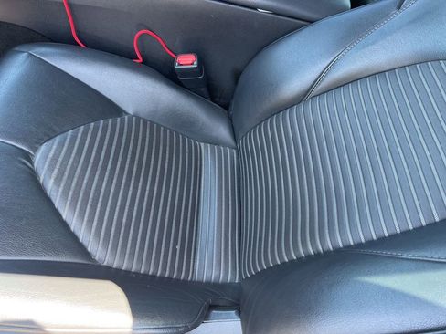 Used 2019 Toyota Camry SE w/ Carpet Mat Package FWD image 24