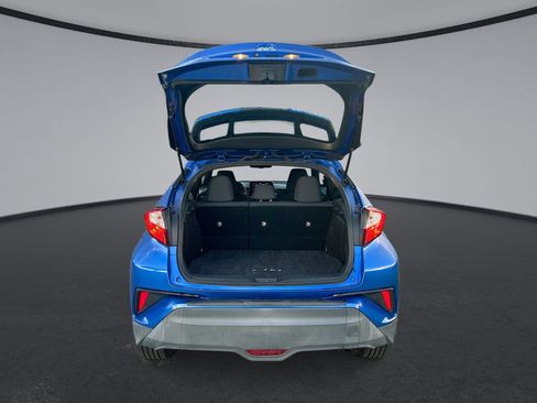 Used 2018 Toyota C-HR XLE FWD image 28