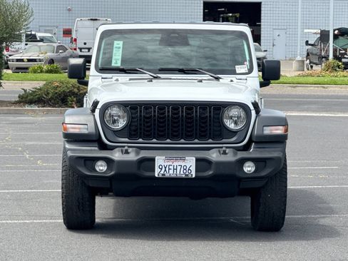 Used 2026 Jeep Wrangler Unlimited Sport AWD/4WD image 9