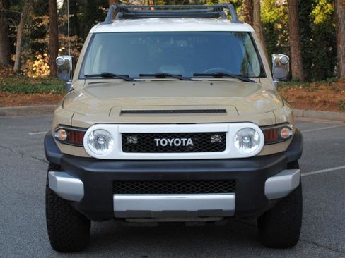 Used 2014 Toyota FJ Cruiser 4WD w/ Upgrade Package image 3