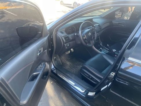 Used 2017 Honda Accord Sport Special Edition image 3