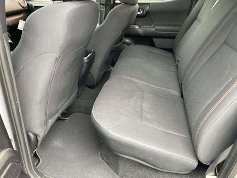 Used 2020 Toyota Tacoma TRD Sport image 15