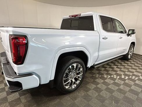 Used 2026 GMC Sierra 1500 Denali AWD/4WD image 3