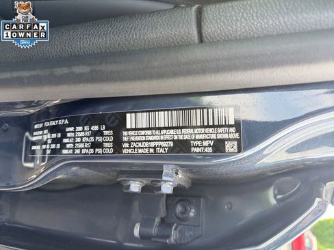 Used 2023 Jeep Renegade Latitude AWD/4WD image 31