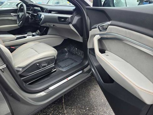 Used 2023 Audi e-tron Chronos w/ Chronos Package AWD/4WD image 11