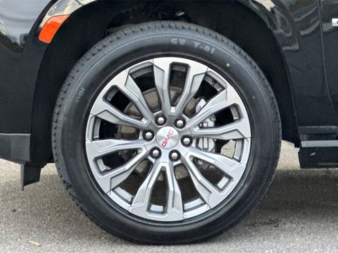 Used 2021 GMC Yukon Denali w/ Denali Ultimate Package image 31