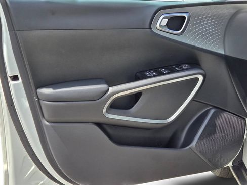 Certified 2025 Kia Soul S FWD image 15