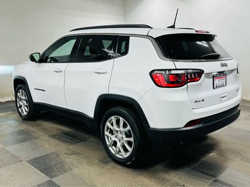 Used 2024 Jeep Compass Latitude AWD/4WD image 4