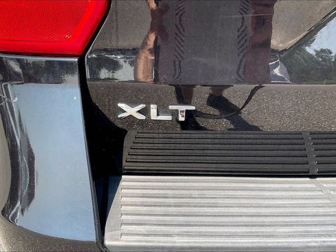 Used 2020 Ford Expedition XLT w/ Equipment Group 202A RWD image 8