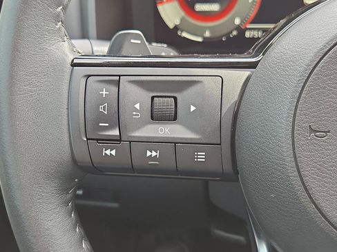 Used 2024 Nissan Rogue SL w/ SL Premium Package image 30