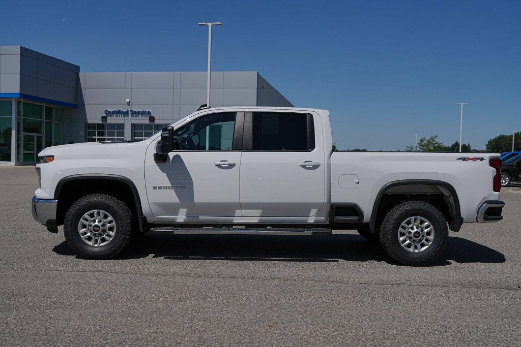 Used 2025 Chevrolet Silverado 2500 LT AWD/4WD image 11