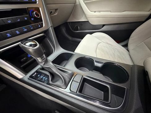 Used 2017 Hyundai Sonata Sport w/ Value Edition Package 02 FWD image 23