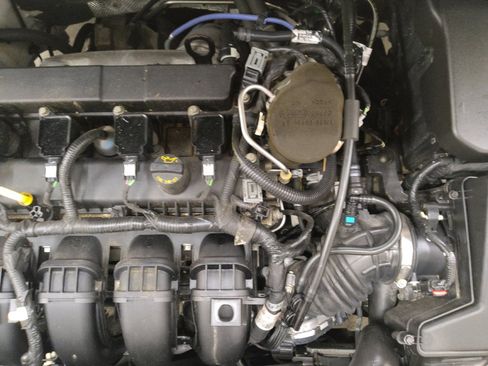 Used 2016 Ford Focus Titanium FWD image 30