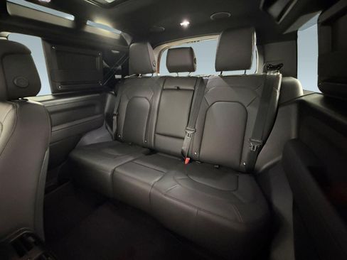 New 2026 Land Rover Defender 90 X-Dynamic SE AWD/4WD image 21