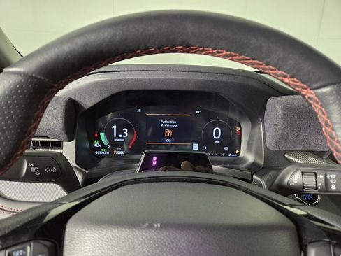 Used 2025 Ford Explorer ST-Line w/ ST-Line Street Pack image 16