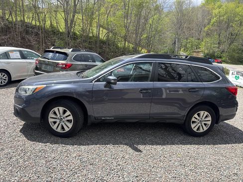 Used 2015 Subaru Outback 2.5i Premium AWD/4WD image 5
