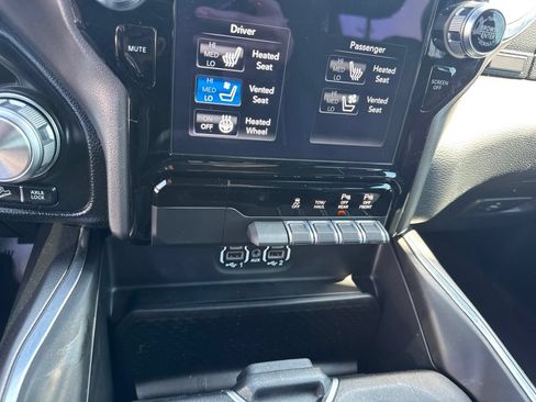 Used 2020 RAM 1500 Laramie w/ Sport Appearance Package AWD/4WD image 14