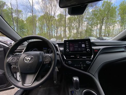 Used 2024 Toyota Camry SE FWD image 21